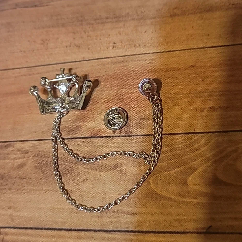 Crown Silver Tone With Rhinestones Unisex Chained Decor Brooch